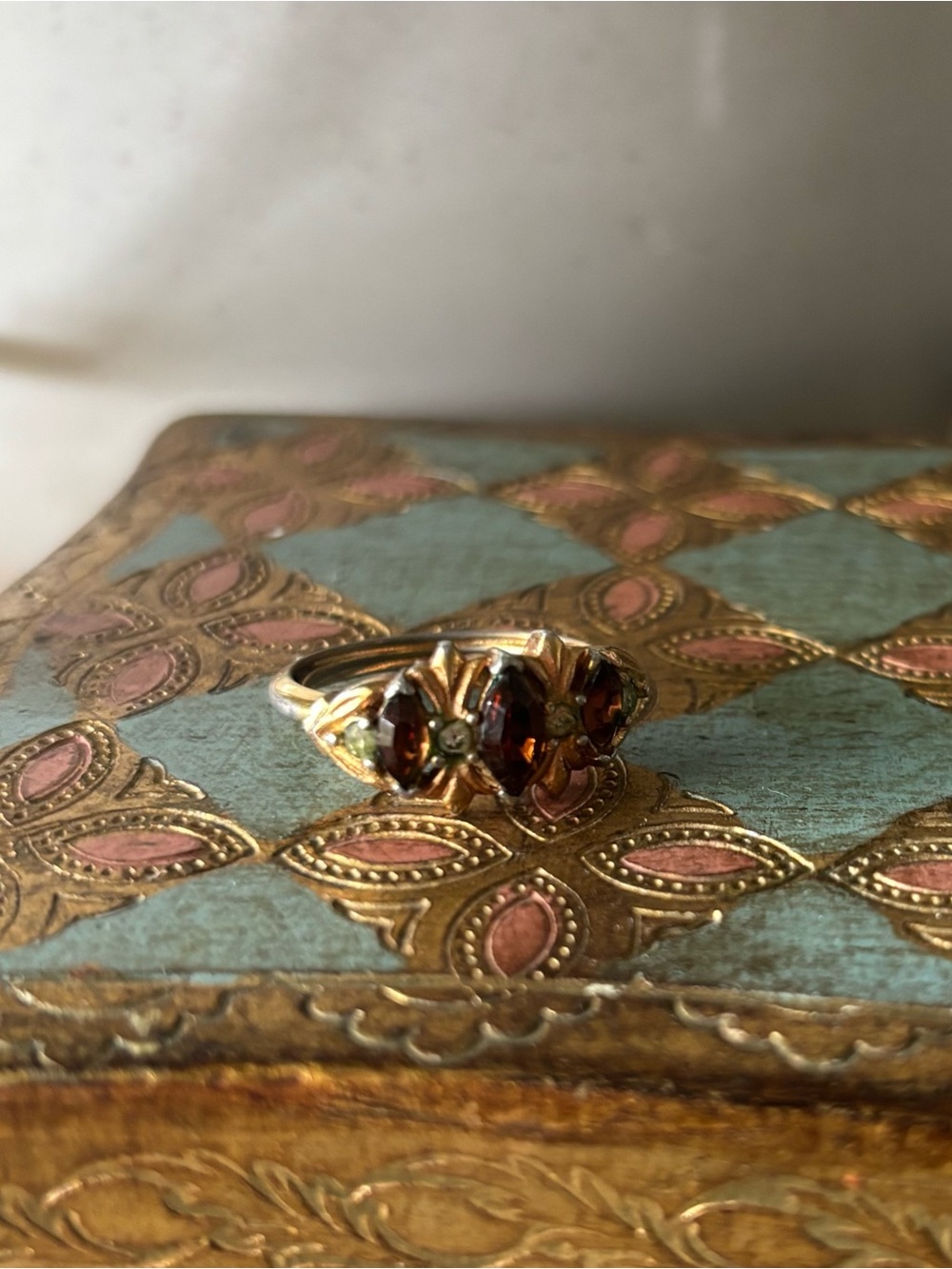 Vintage 1970s Avon Royal Occasion Topaz Gold Tone Adjustable Ring / Size 8 - 9 - Picture 10 of 11